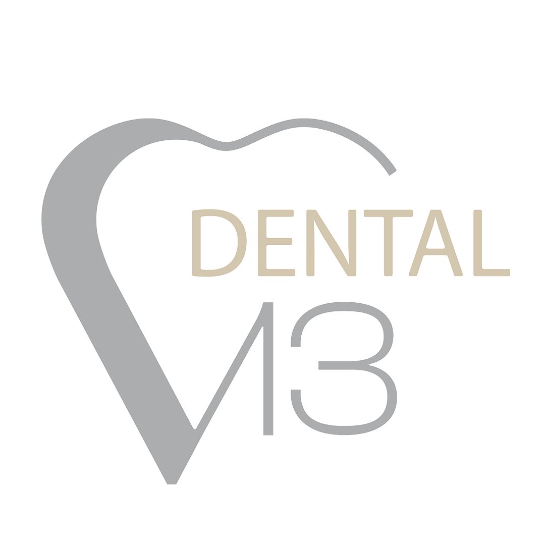 Dental 13 Fogászat Logo